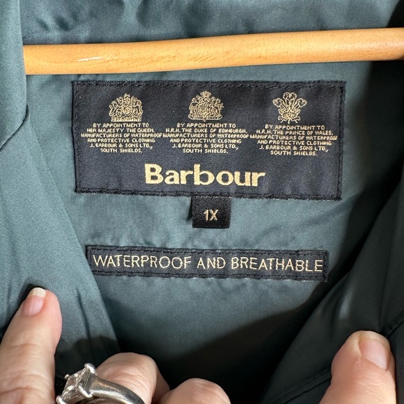 Barbour rain jacket in green. Size 1x. Excellent condition. - Picture 2 of 10